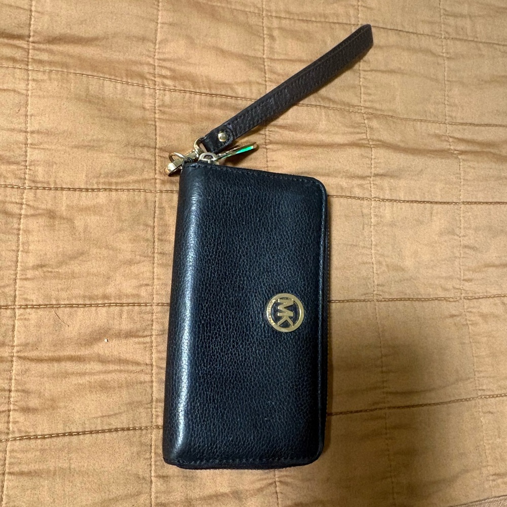 Michael Kors Black Leather Wristlet Wallet | Zip Around